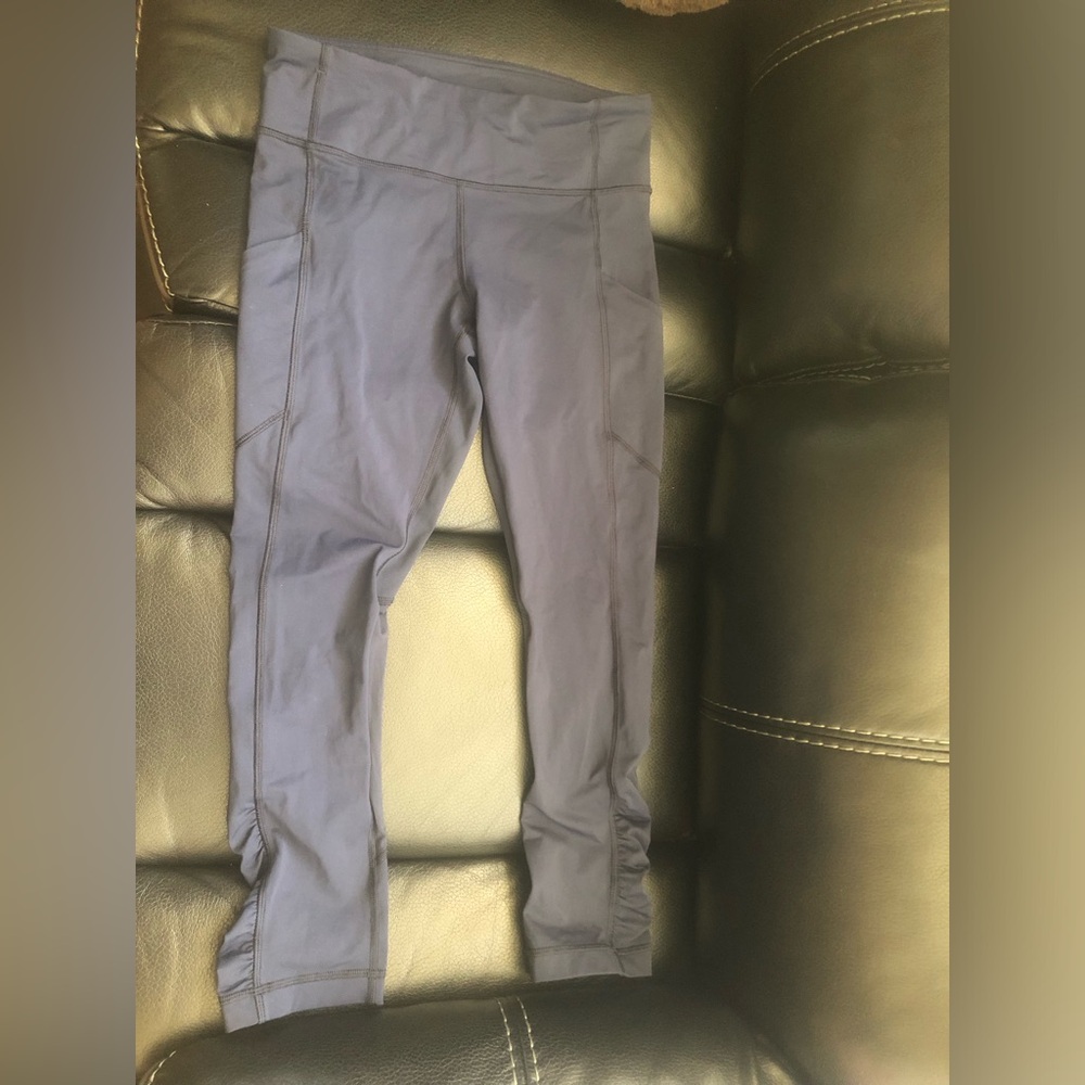Lululemon Speed Crop Inkwell True Navy Size 6 Worn once - has flaw